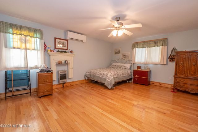 12 Parmly Street, Rumson, NJ 07760