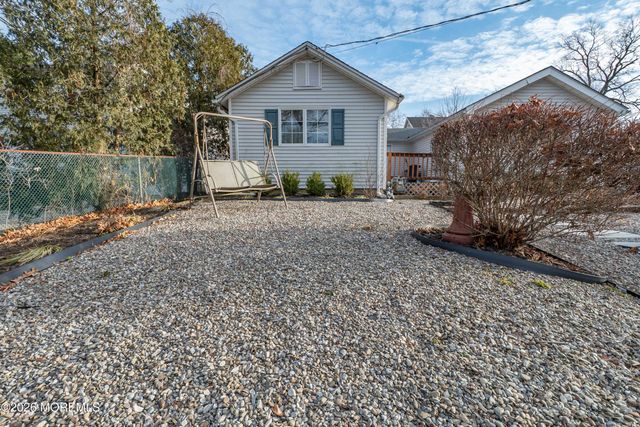 12 Parmly Street, Rumson, NJ 07760