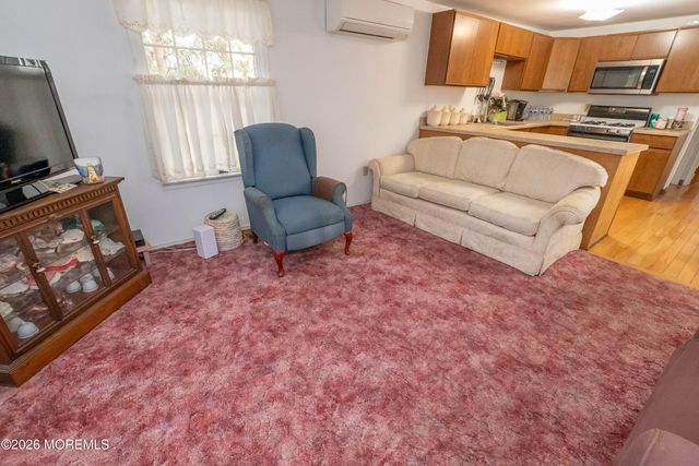 12 Parmly Street, Rumson, NJ 07760