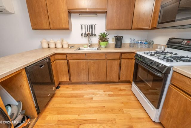 12 Parmly Street, Rumson, NJ 07760