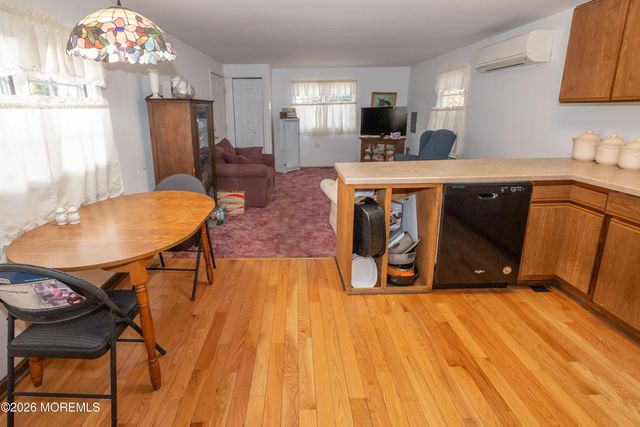 12 Parmly Street, Rumson, NJ 07760