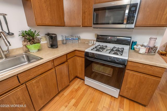 12 Parmly Street, Rumson, NJ 07760