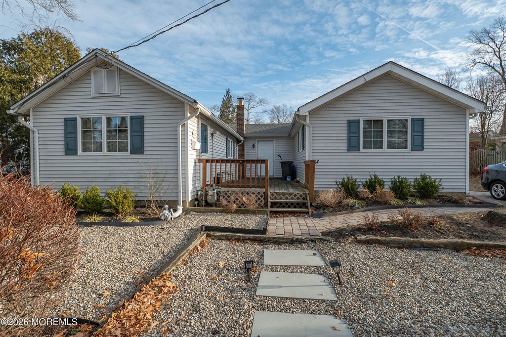 12 Parmly Street, Rumson, NJ 07760