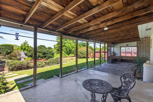 6717 Whitsett Dr, North Highlands, CA 95660