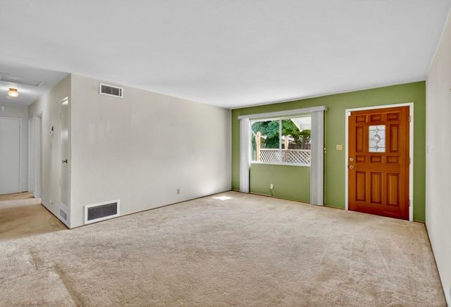 6717 Whitsett Dr, North Highlands, CA 95660