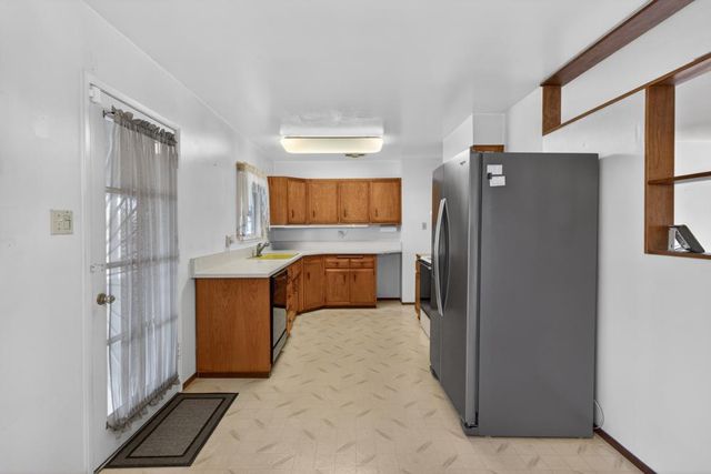 6717 Whitsett Dr, North Highlands, CA 95660