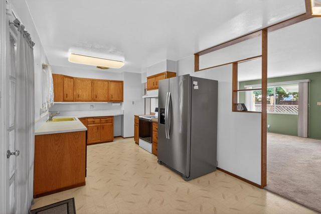 6717 Whitsett Dr, North Highlands, CA 95660