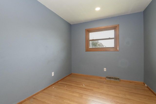 6727 Lone Elm DRIVE, Racine, WI 53402