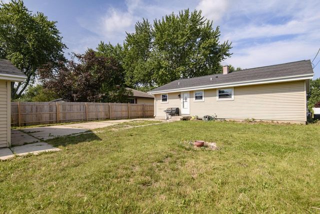 6727 Lone Elm DRIVE, Racine, WI 53402
