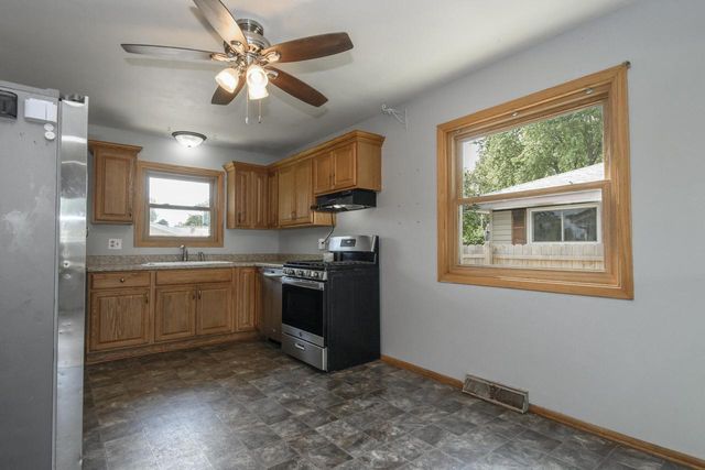 6727 Lone Elm DRIVE, Racine, WI 53402
