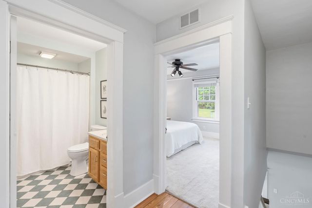 3669 Stettinius Avenue, Cincinnati, OH 45208