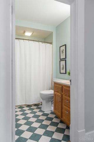 3669 Stettinius Avenue, Cincinnati, OH 45208