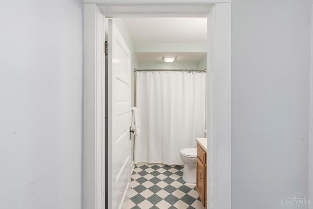 3669 Stettinius Avenue, Cincinnati, OH 45208