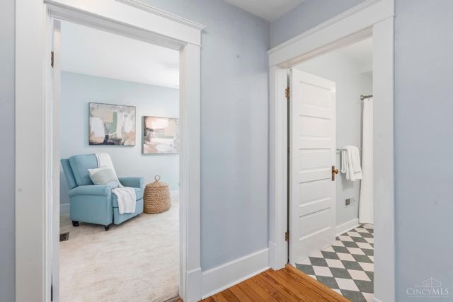 3669 Stettinius Avenue, Cincinnati, OH 45208