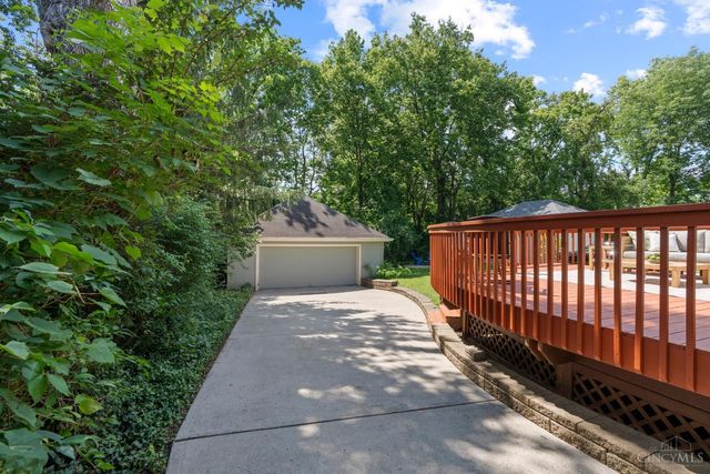 3669 Stettinius Avenue, Cincinnati, OH 45208