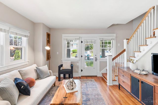 3669 Stettinius Avenue, Cincinnati, OH 45208