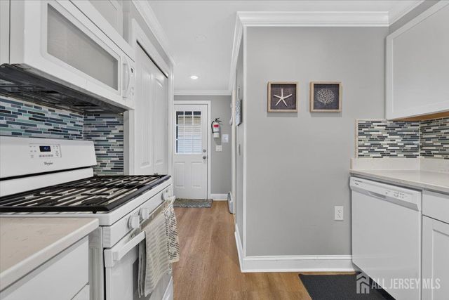 69 Spray Way, Lavallette, NJ 08735
