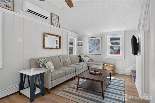 69 Spray Way, Lavallette, NJ 08735