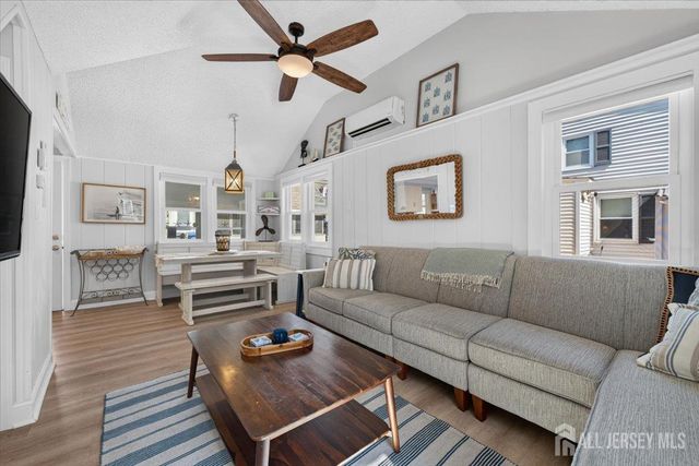 69 Spray Way, Lavallette, NJ 08735