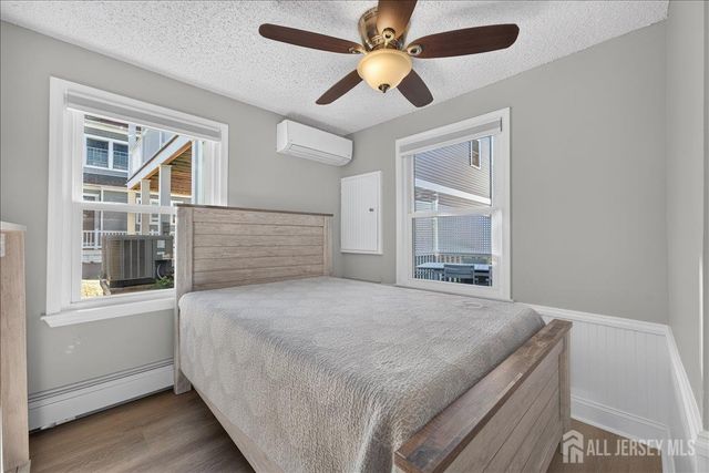 69 Spray Way, Lavallette, NJ 08735