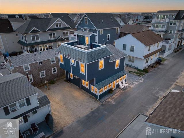 69 Spray Way, Lavallette, NJ 08735