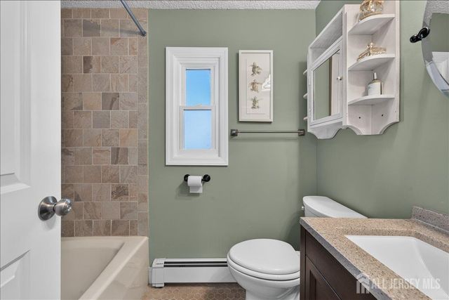 69 Spray Way, Lavallette, NJ 08735