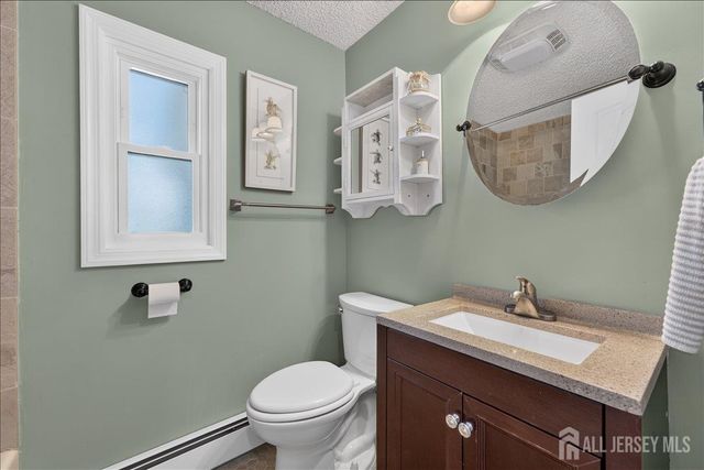 69 Spray Way, Lavallette, NJ 08735