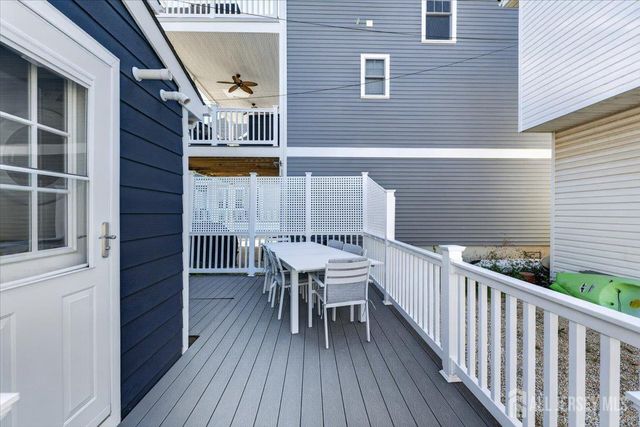 69 Spray Way, Lavallette, NJ 08735