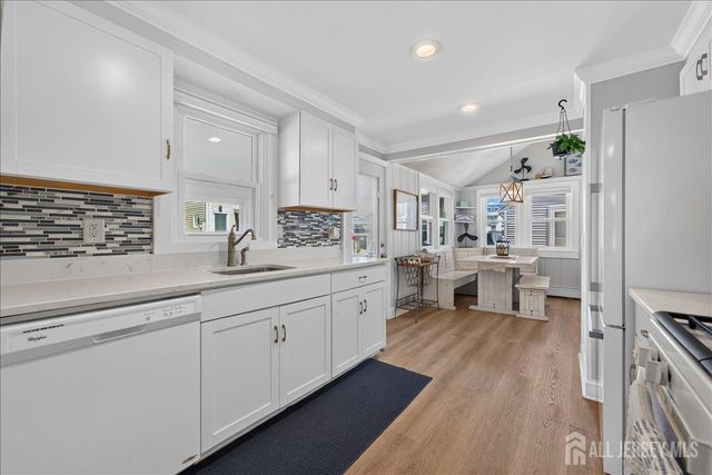 69 Spray Way, Lavallette, NJ 08735