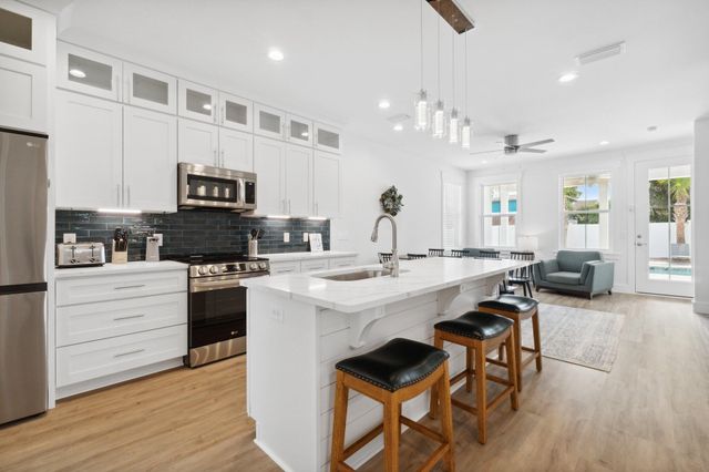 7403 Sunset Avenue, Panama City Beach, FL 32408