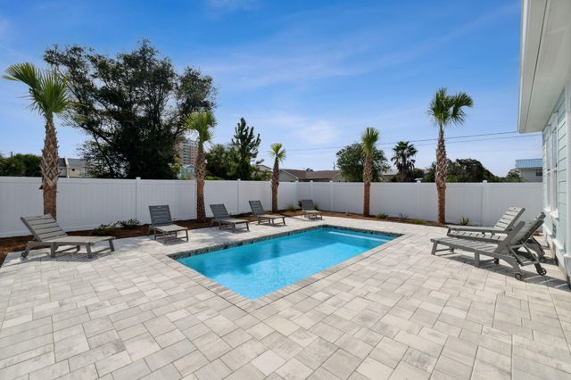 7403 Sunset Avenue, Panama City Beach, FL 32408