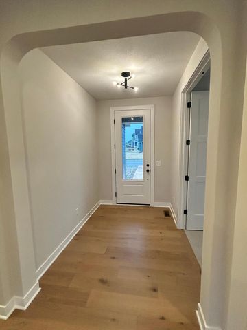 4048 Arbor Drive, Woodbury, MN 55129