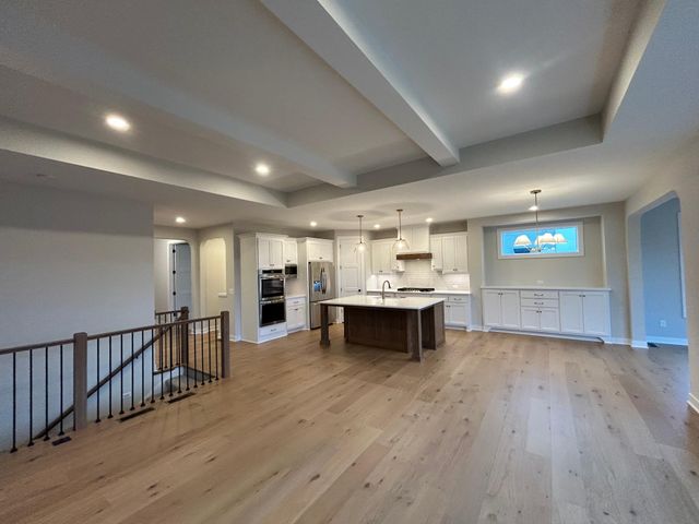 4048 Arbor Drive, Woodbury, MN 55129