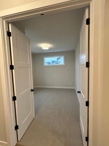 4048 Arbor Drive, Woodbury, MN 55129