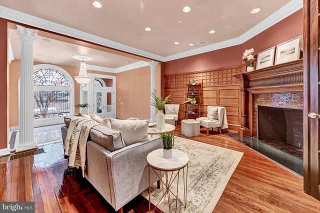 1126 N CHARLES ST, Baltimore, MD 21201