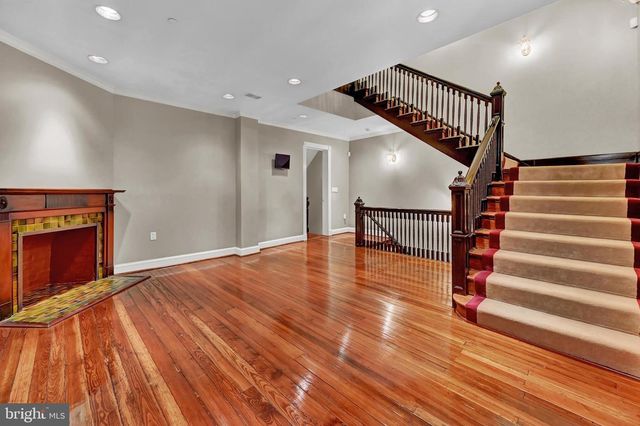 1126 N CHARLES ST, Baltimore, MD 21201