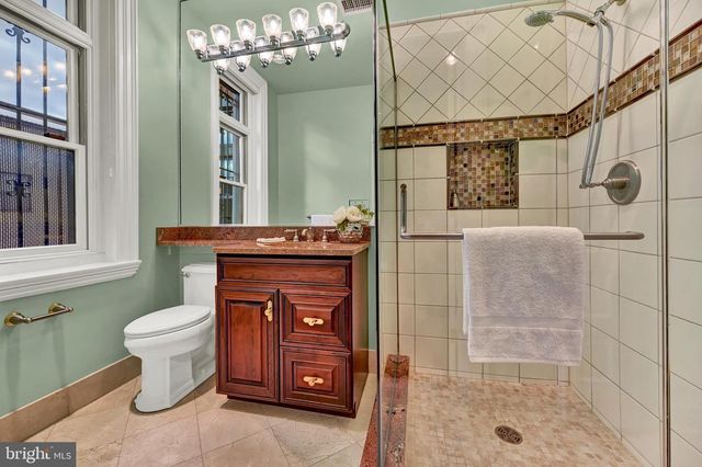 1126 N CHARLES ST, Baltimore, MD 21201