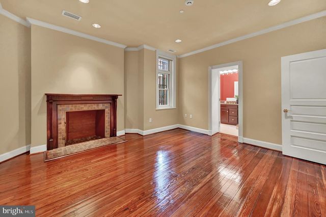 1126 N CHARLES ST, Baltimore, MD 21201