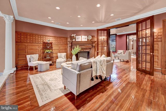 1126 N CHARLES ST, Baltimore, MD 21201