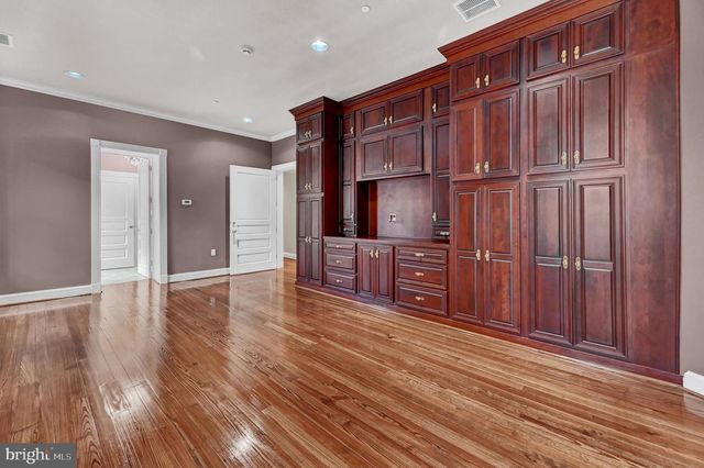 1126 N CHARLES ST, Baltimore, MD 21201