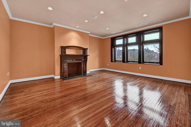 1126 N CHARLES ST, Baltimore, MD 21201