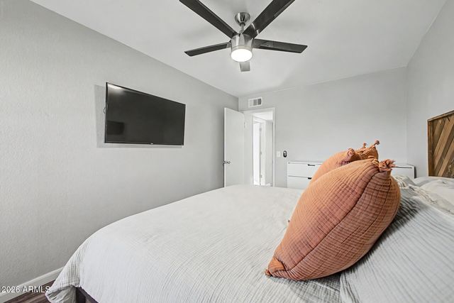 1342 W EMERALD Avenue 379, Mesa, AZ 85202