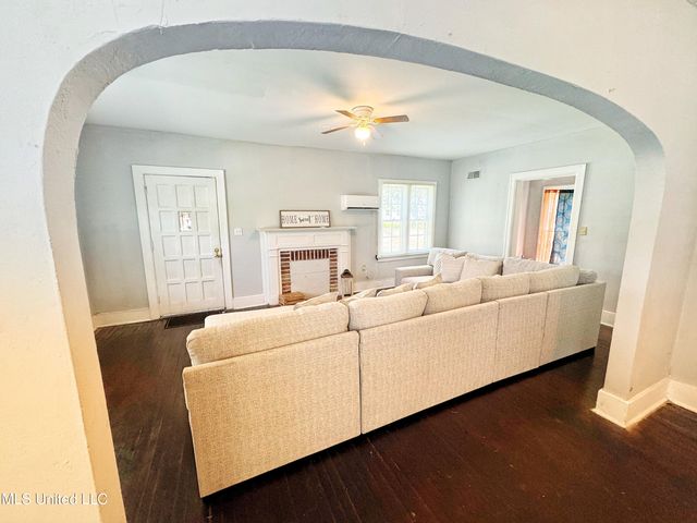 340 Elm Avenue, Clarksdale, MS 38614