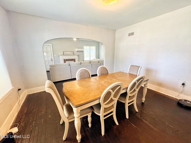 340 Elm Avenue, Clarksdale, MS 38614