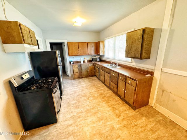 340 Elm Avenue, Clarksdale, MS 38614