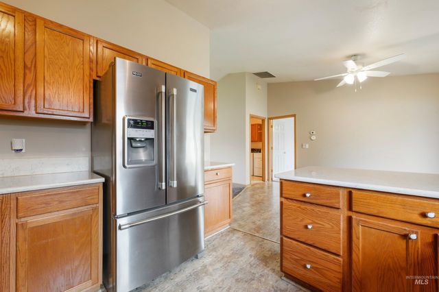 819 N Bristol Street, Nampa, ID 83651