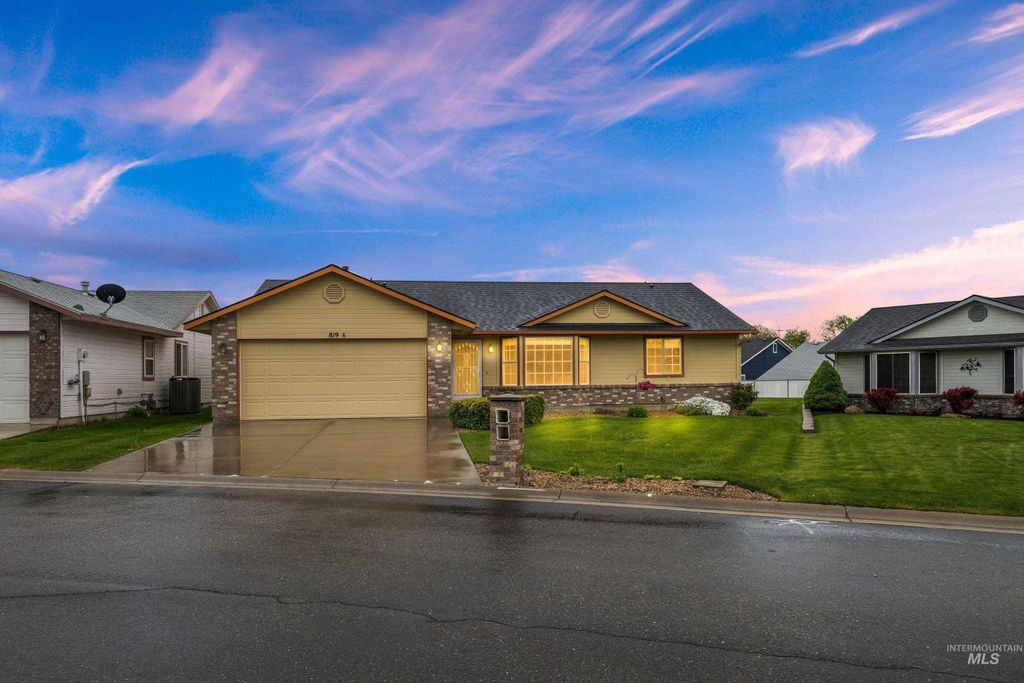 819 N Bristol Street, Nampa, ID 83651