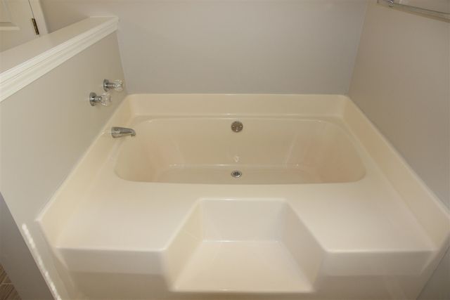 1774 Weatherstone Drive, Ann Arbor, MI 48108