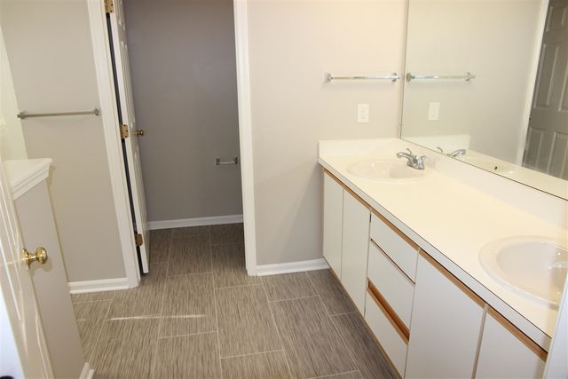 1774 Weatherstone Drive, Ann Arbor, MI 48108