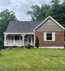 8913 Rosemore Place, St Louis, MO 63114